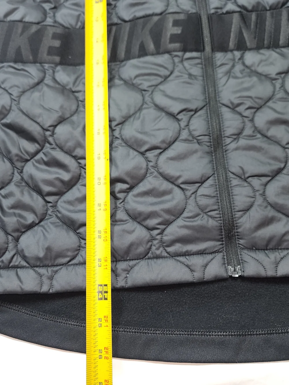 Nike AeroLayer Women's Running Vest Black Size Medium Is Used